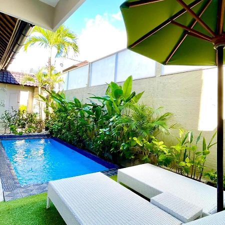 Frangipani Villa Seminyak Eksteriør bilde