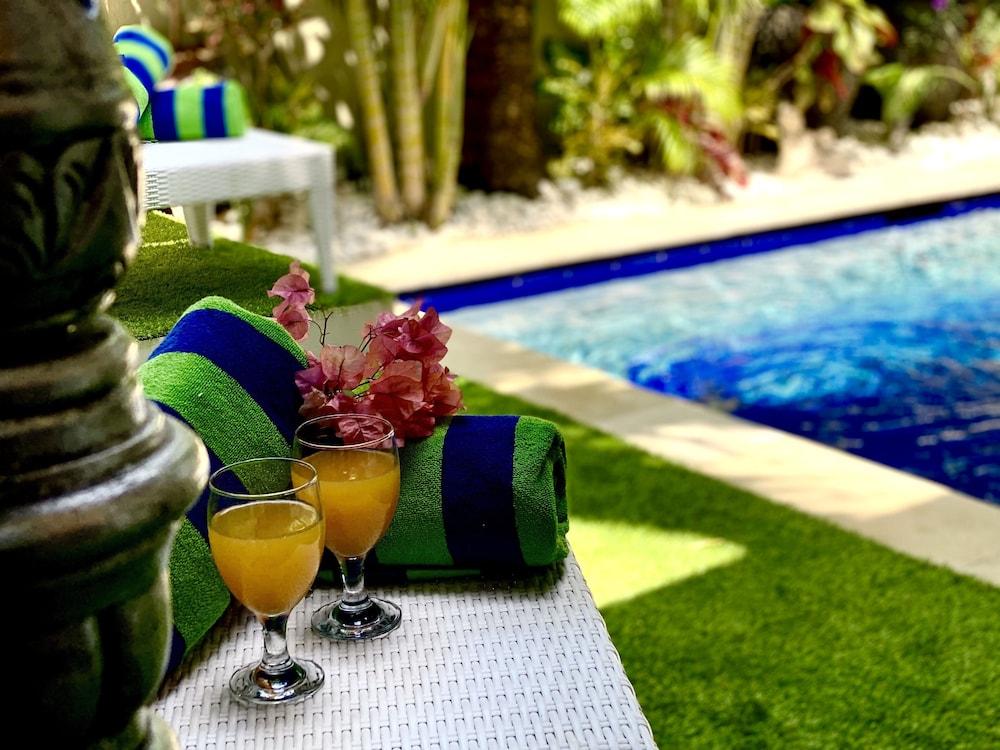 Frangipani Villa Seminyak Eksteriør bilde